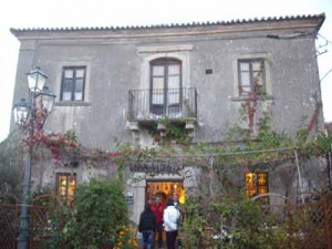 LUIGI RESTIVO A SAVOCA IL 30 LUGLIO CON LO SPETTACOLO CANTOAUTORI