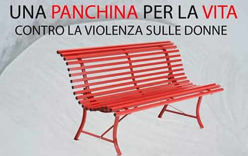 Lungomare di Patti, una panchina rossa contro la violenza di genere