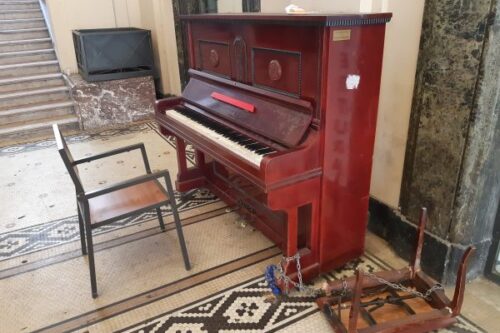 SUL “CASO” DEL PIANOFORTE DELLA GALLERIA V.E.