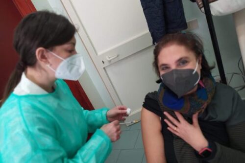 AstraZeneca: i ricercatori trovano la possibile causa di trombosi