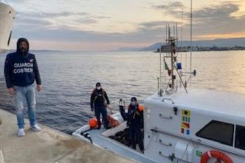 Messina, Torre Faro. Pesca abusiva con attrezzi non consentiti