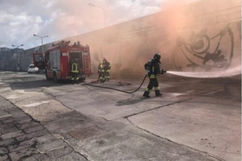 Esercitazione antincendio nel porto di Giardini-Naxos