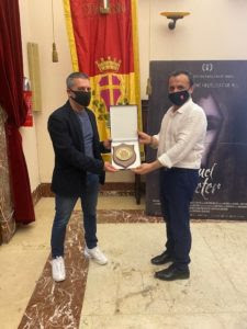 Il regista di “Cruel Peter” Bisceglia ricevuto a Palazzo Zanca dal Sindaco De Luca