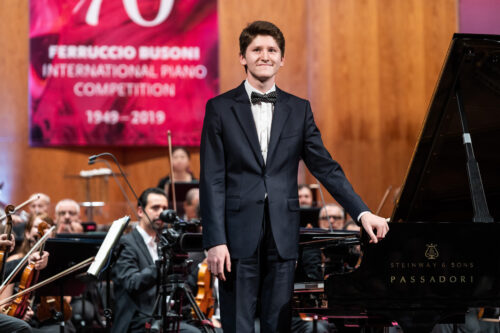 EMANUIL IVANOV – pianoforte (I Premio Concorso Pianistico Internazionale F. Busoni 2019)