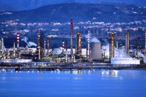 Raffineria di Milazzo, Alibrandi: «Subito un tavolo di confronto. A rischio la tenuta economica di tutto il territorio. Chiediamo senso di responsabilità a tutti, la priorità deve essere il lavoro e gli investimenti futuri»