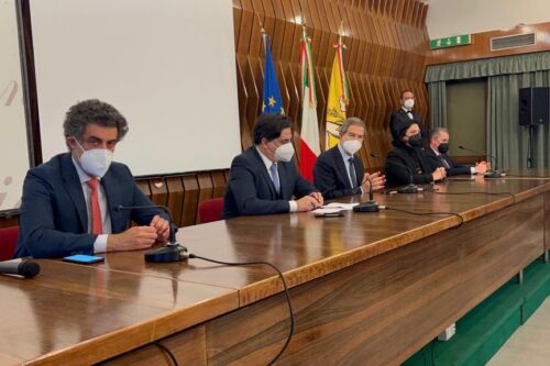 Aeroporti, Musumeci: «Un’unica società per gestire gli scali di Catania e Comiso»