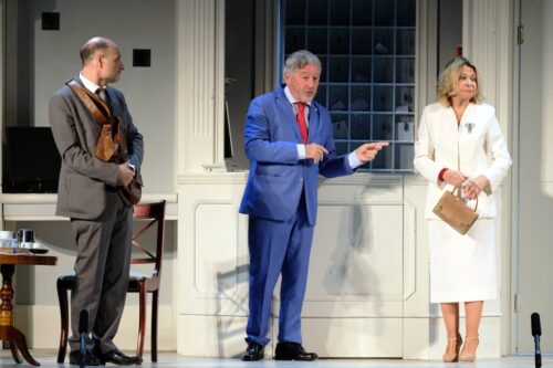 “SE DEVI DIRE UNA BUGIA DILLA GROSSA”