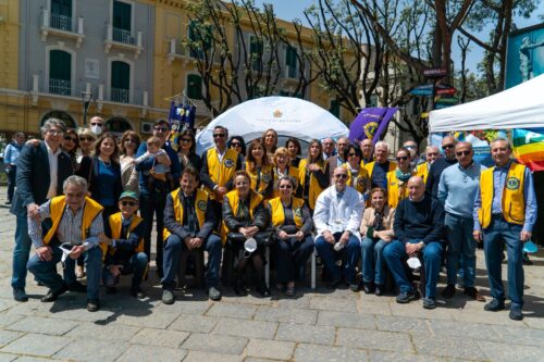GRANDE PARTECIPAZIONE AL LIONS DAY IN PIAZZA DUOMO A MESSINA