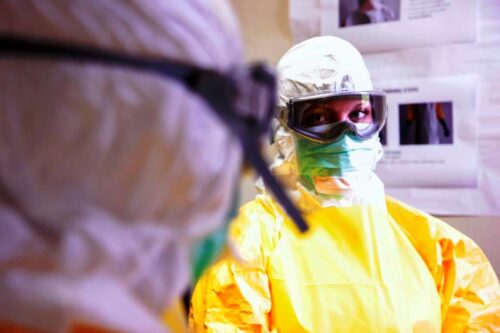 Covid, bollettino settimanale: contagi ancora in calo