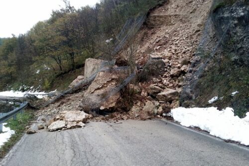 UN GOLPE PICCOLO PICCOLO