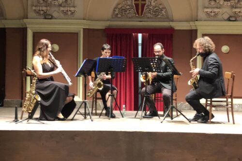 Il Long Lasting Sax Quartet incanta il pubblico della Sala Laudamo in un tributo alla grande musica jazz