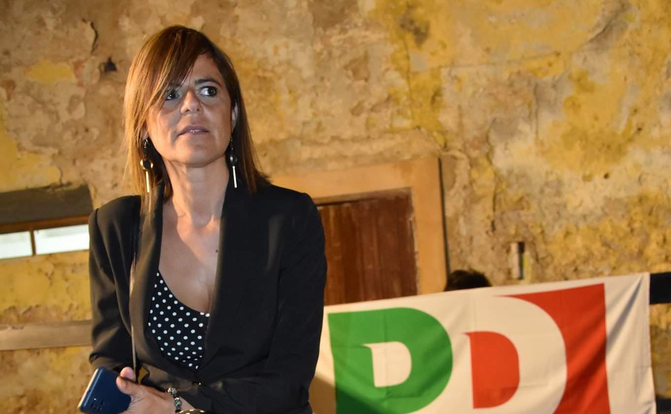 Tagli di scuole, Altamore: “Dovremo assistere alle pluriclassi con alunni di prima insieme a quelli di quinta? Fermare questa politica assurda”