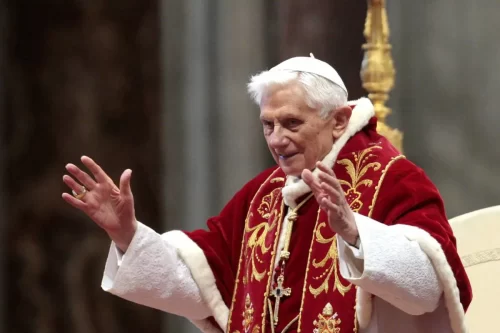 Joseph Ratzinger ha lasciato la scena di questo mondo