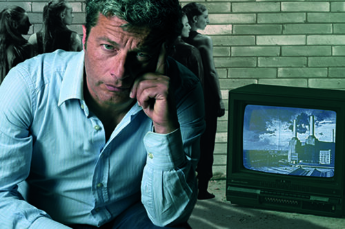 SCATOLA – OSSESSIONI DA ASPORTO CON ELIO CRIFÒ E LA REGIA DI VALERIO VELLA  IL 7 E 8 GENNAIO AL VITTORIO EMANUELE