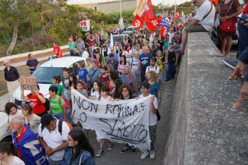 Il nuovo appello degli esperti dell’AI: «Mitigare il rischio di estinzione»