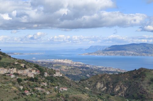 Ponte. A proposito di un articolo di Tempostretto