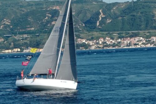 Reggio Calabria, filmato squalo bianco femmina di oltre tre metri a pochi metri dalla spiaggia