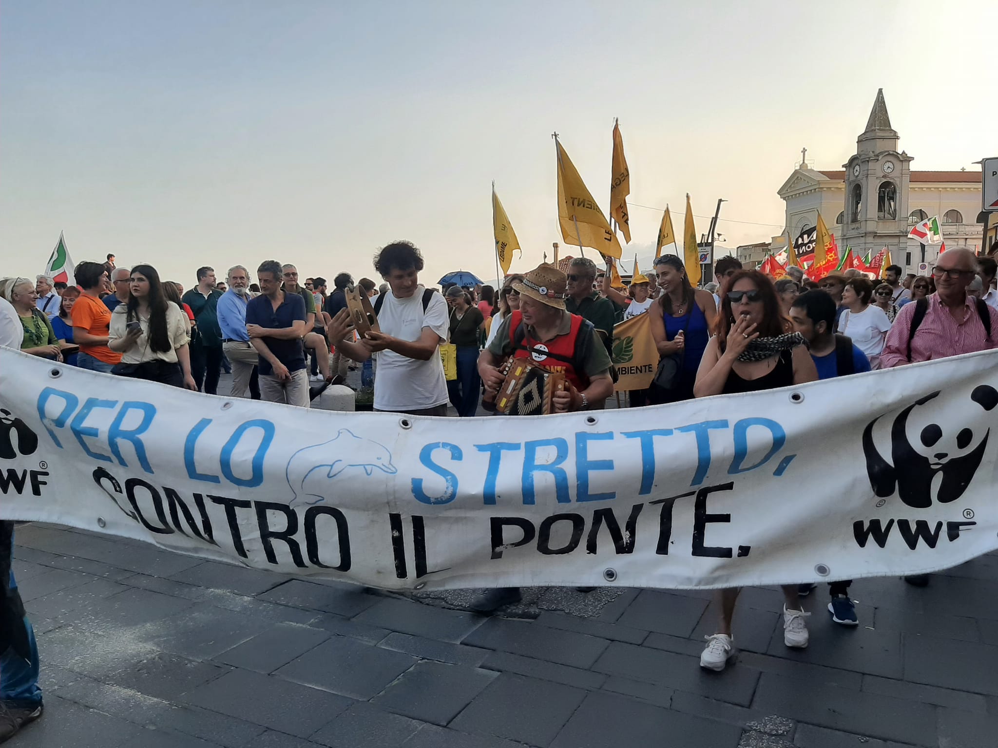 Il fantasma della grande opera, Salvini evita il Ponte