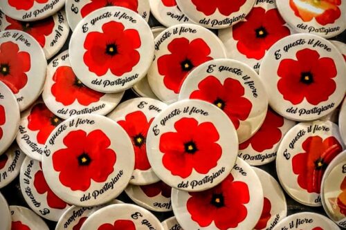 Il Fascismo è morto davvero? I dieci modi per riconoscerlo secondo Umberto Eco