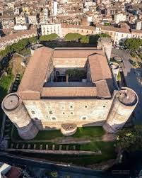 CATANIA REFERENDUM “FARSA” SU ZTL PIAZZA F. DI SVEVIA
