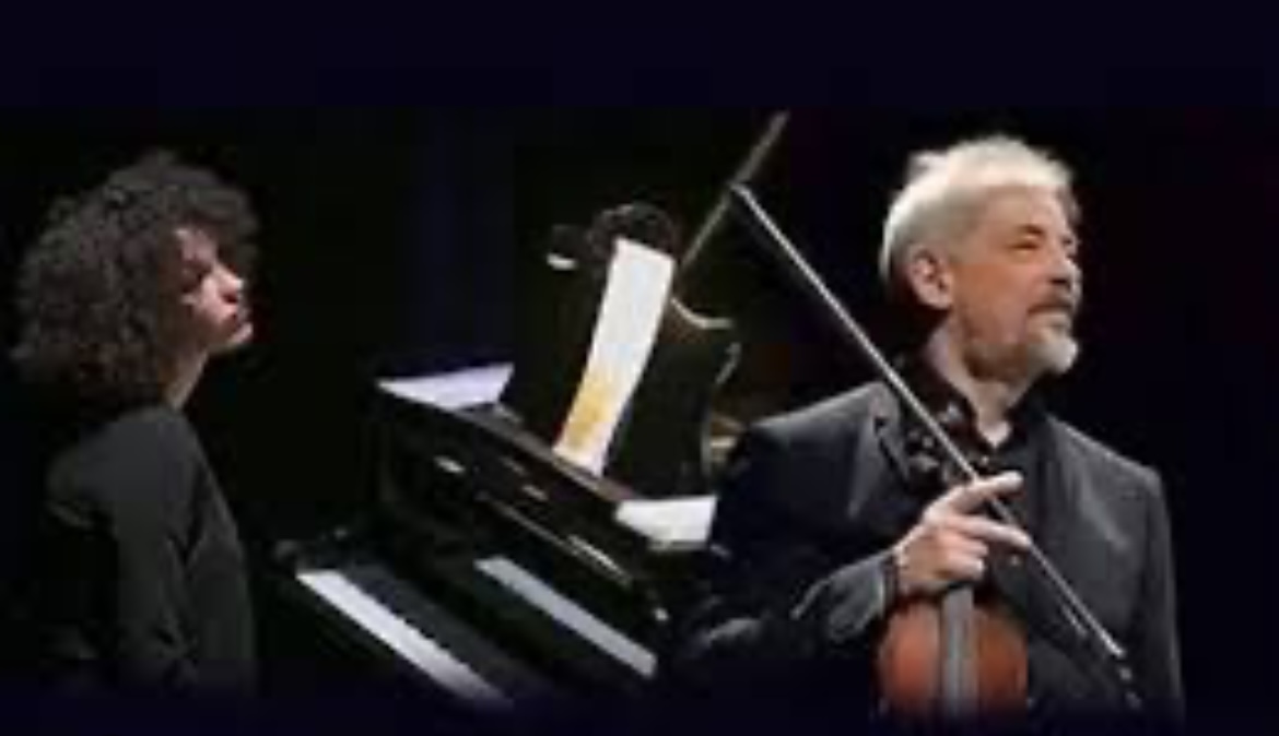 Domenica 26, alla Sala Laudamo, con inizio alle ore 18:00, concerto di inaugurazione della 52° stagione concertistica dell’”Associazione Orchestra da Camera di Messina”.