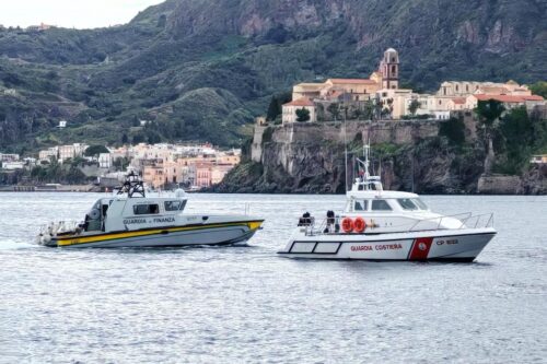 Ipotesi di reato: interruzione pubblico servizio di collegamento Eolie terra ferma