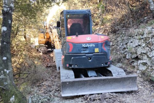 A spasso con le ruspe nella riserva naturale