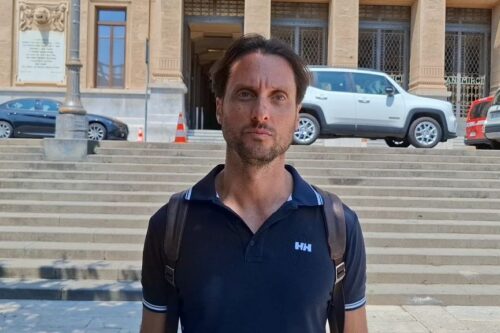 Famiglia sotto sfratto con valigie e animali, trovata soluzione solo temporaneamente, serve più attenzione