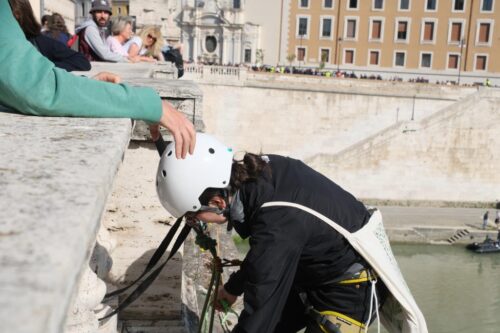 Difendiamo chi salva vite: solidarietà all’equipaggio della Mare Jonio e a Mediterranea Saving Humans