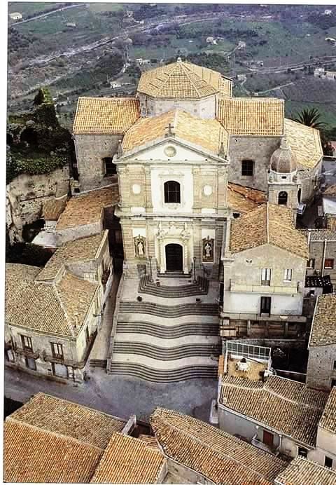 Insulti e attacchi a monsignor Lorefice, la solidarietà del M5S all’Ars