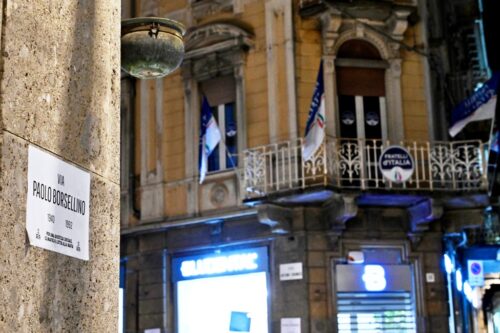 Extinction Rebellion reintitola le vie di Biella alle vittime della mafia dopo il caso Delmastro