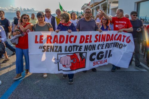 SCENE DI LOTTA DI CLASSE A MESSINA